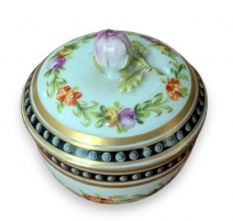 Sucrier en porcelaine de Vienne