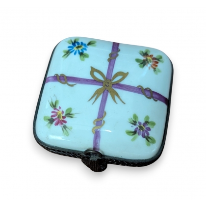 Boite carrée en porcelaine \"Fleurs\"