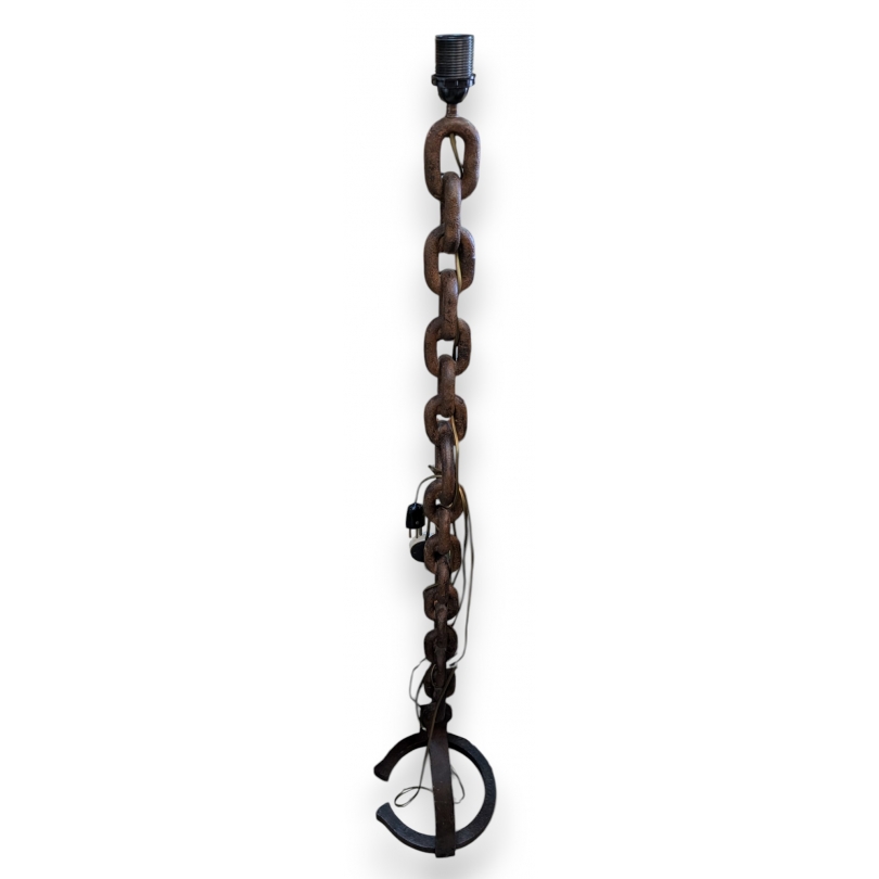 Lampadaire chaîne brutaliste en fer forgé