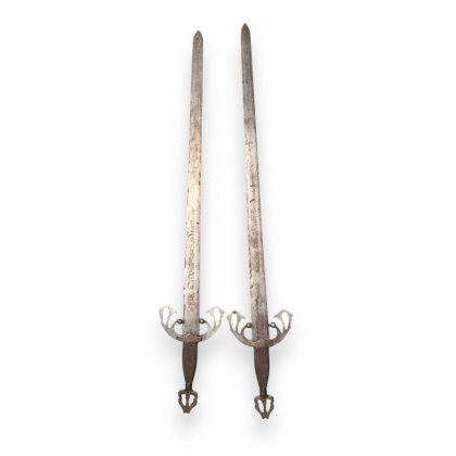 Paire de répliques de épées Viking
