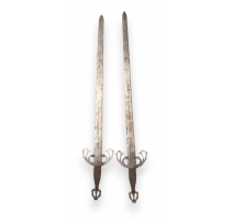 Paire de répliques de épées Viking