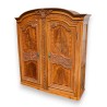 Armoire fribourgeoise richement sculptée