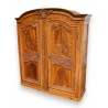 Armoire fribourgeoise richement sculptée