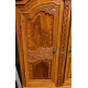 Armoire fribourgeoise richement sculptée