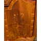 Armoire fribourgeoise richement sculptée