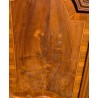Armoire fribourgeoise richement sculptée