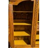 Armoire fribourgeoise richement sculptée