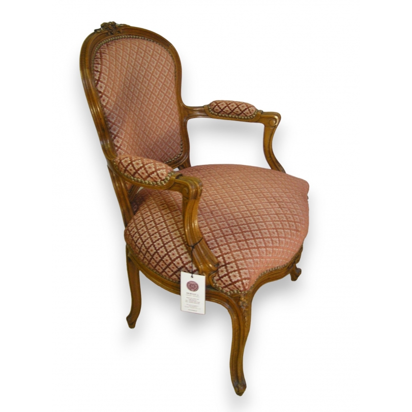Fauteuil style Louis XV cabriolet