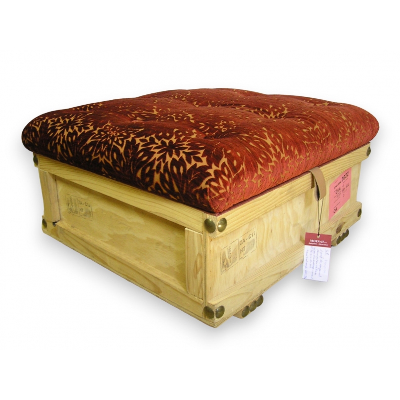 Velvet-upholstered storage pouffe at Moinat SA – Antiques and home décor