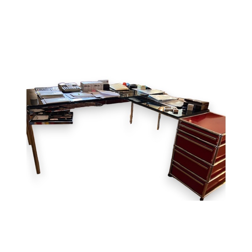 Bureau d'angle USM verre et caisson rouge