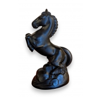 Cheval en verre noir de Saint-Prex
