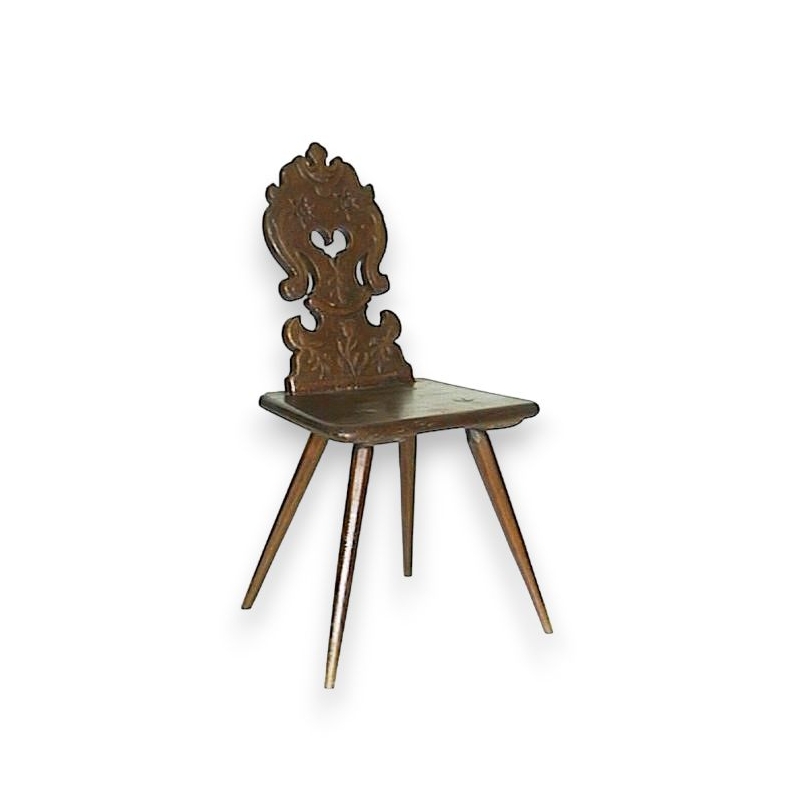 Escabelle sculptée.