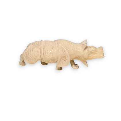 Rhinoceros miniature en ivoire