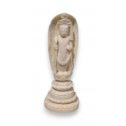 Okimono Guanyin en ivoire