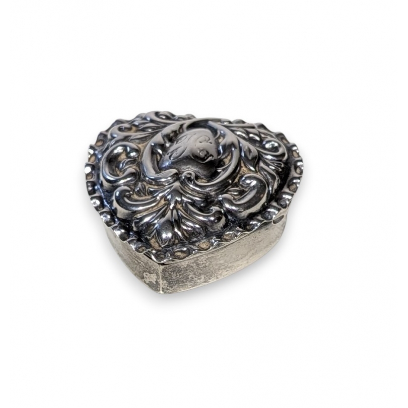 Boite à pillules coeur en argent JC