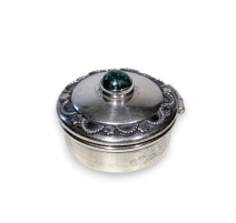 Boite à pillules en argent cabochon vert