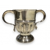 Coupe à anses en argent