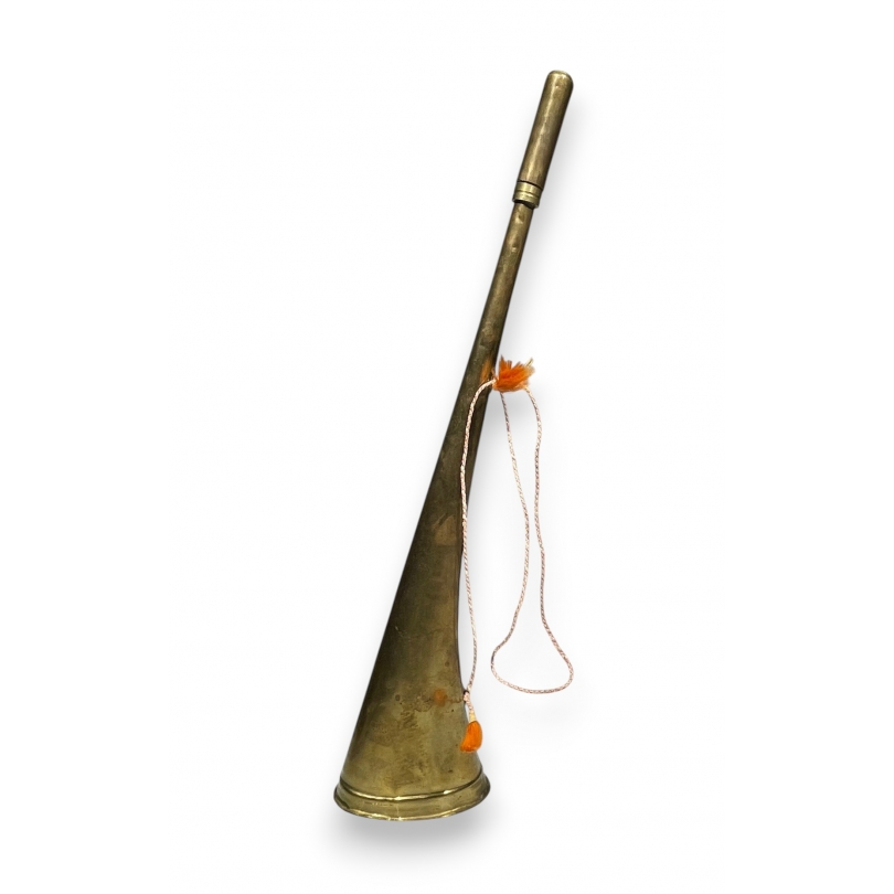 Brass hunting horn