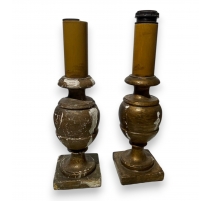 Paire de lampes Urne en bois doré