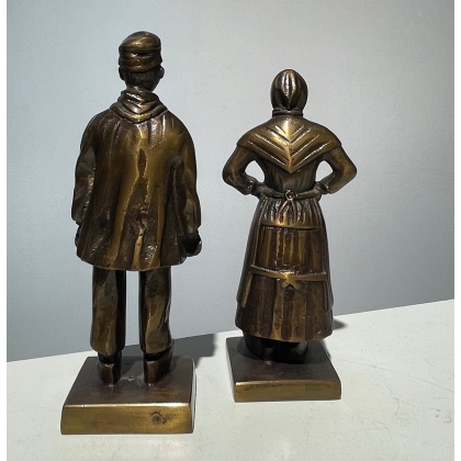 Paire de bronzes couple de paysans