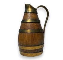 Pichet en chêne et laiton