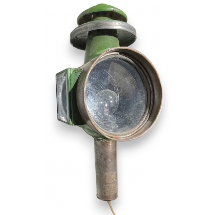 Green carriage lantern