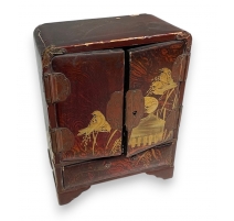 Petite armoire chinoise en laque