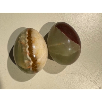 A collection of 5 onyx eggs