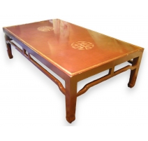 Table basse laquée, pieds chinois