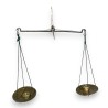 Balance à deux plateaux