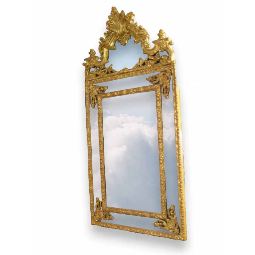 Miroir style Régence en bois doré