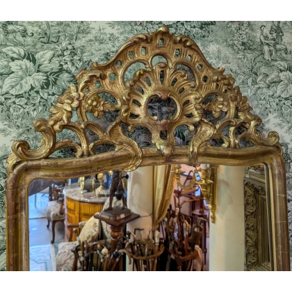 Espejo «Funk» con frontón restaurado. En Moinat SA - Antigüedades y decoración