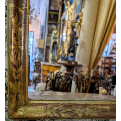 Espejo «Funk» con frontón restaurado. En Moinat SA - Antigüedades y decoración