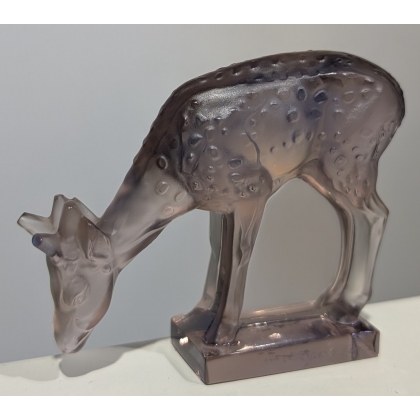 Daim en verre opalescent signée LALIQUE France