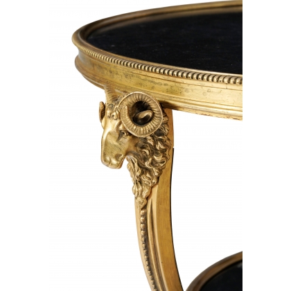 Paire de guéridons "Tête de Bélier"