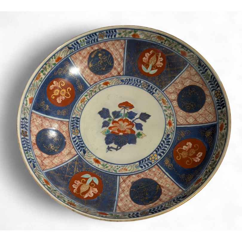 Plat Imari en porcelaine