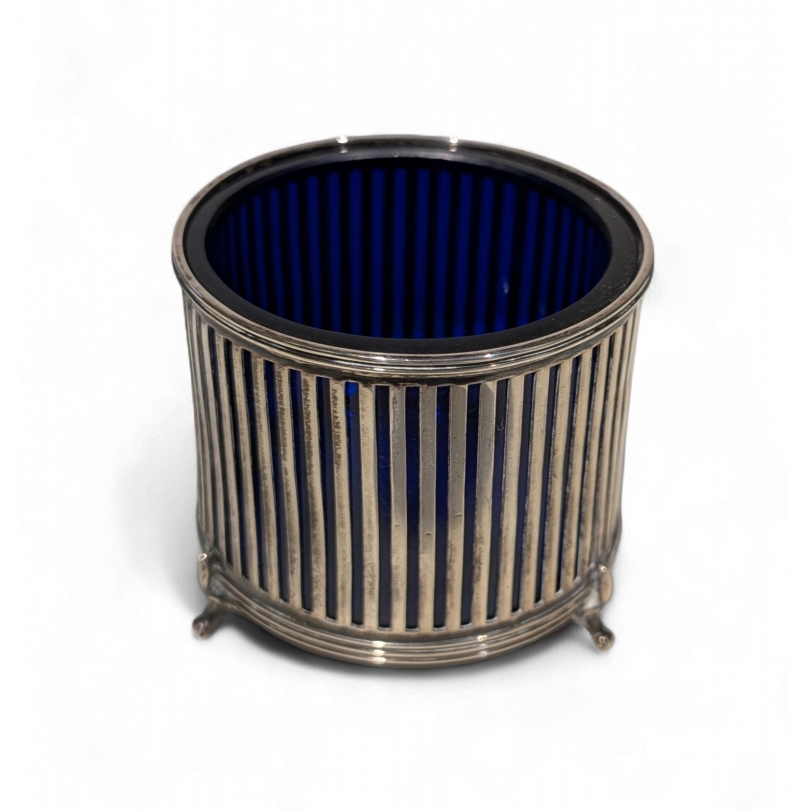 Coupe ajourée en argent