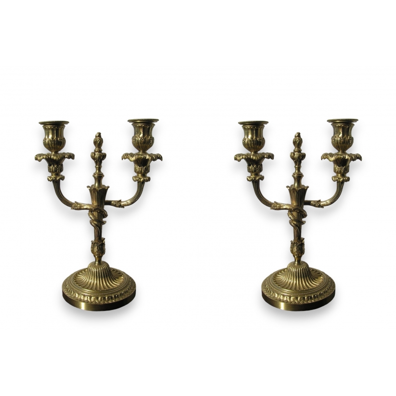 Paire de bougeoirs style Louis XVI