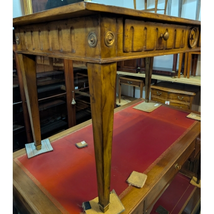 Louis XVI-style walnut desk at  Moinat SA  - Antiques and home décor