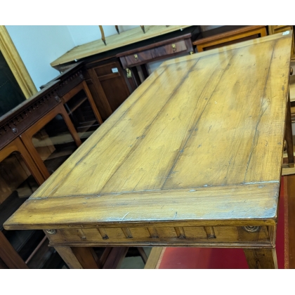 Louis XVI-style walnut desk at  Moinat SA  - Antiques and home décor