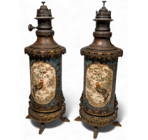 Paire de vases rouleaux montés en lampes à huile