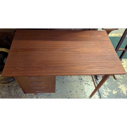 Petit bureau danois en teck