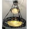 Lustre en fer forgé à deux coupelles en opaline