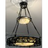 Lustre en fer forgé à deux coupelles en opaline
