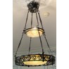 Lustre en fer forgé à deux coupelles en opaline