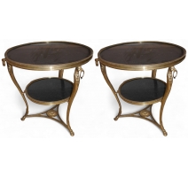 Paire de guéridons ronds "Tête d'aigle"