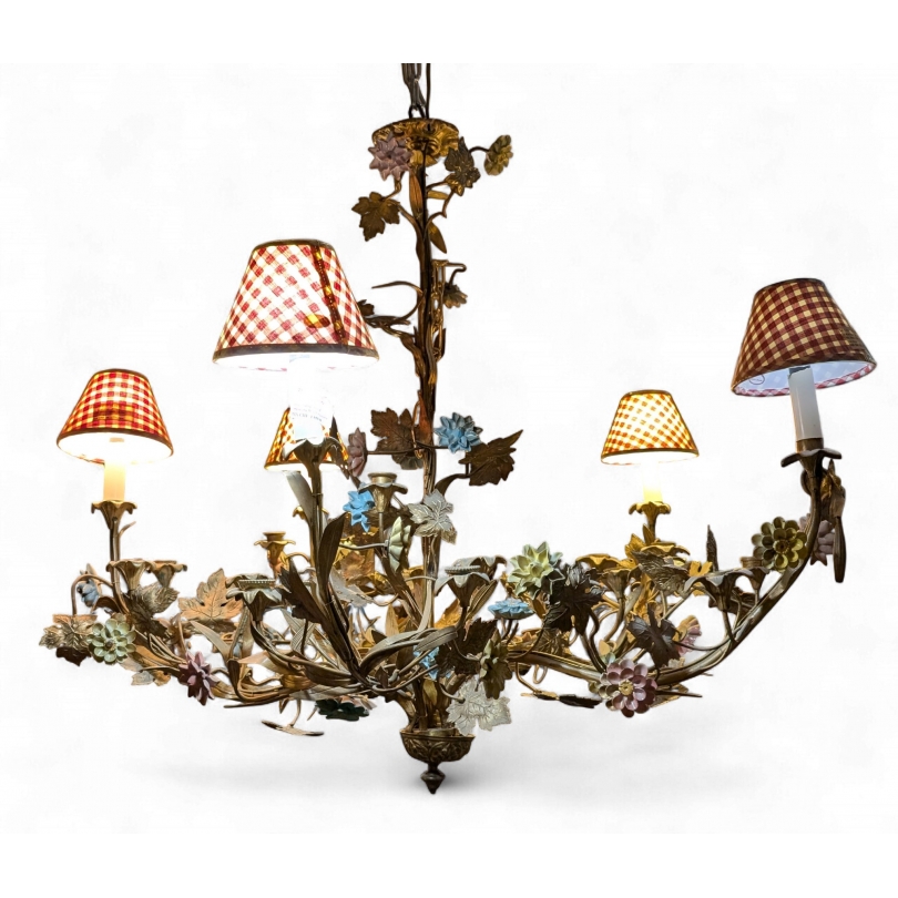 Lustre avec décor de fleurs en porcelaine
