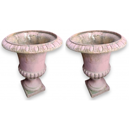 Paire d'urne en fonte rose