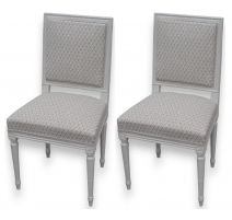 Paire de chaises style Louis XVI peintes en blanc
