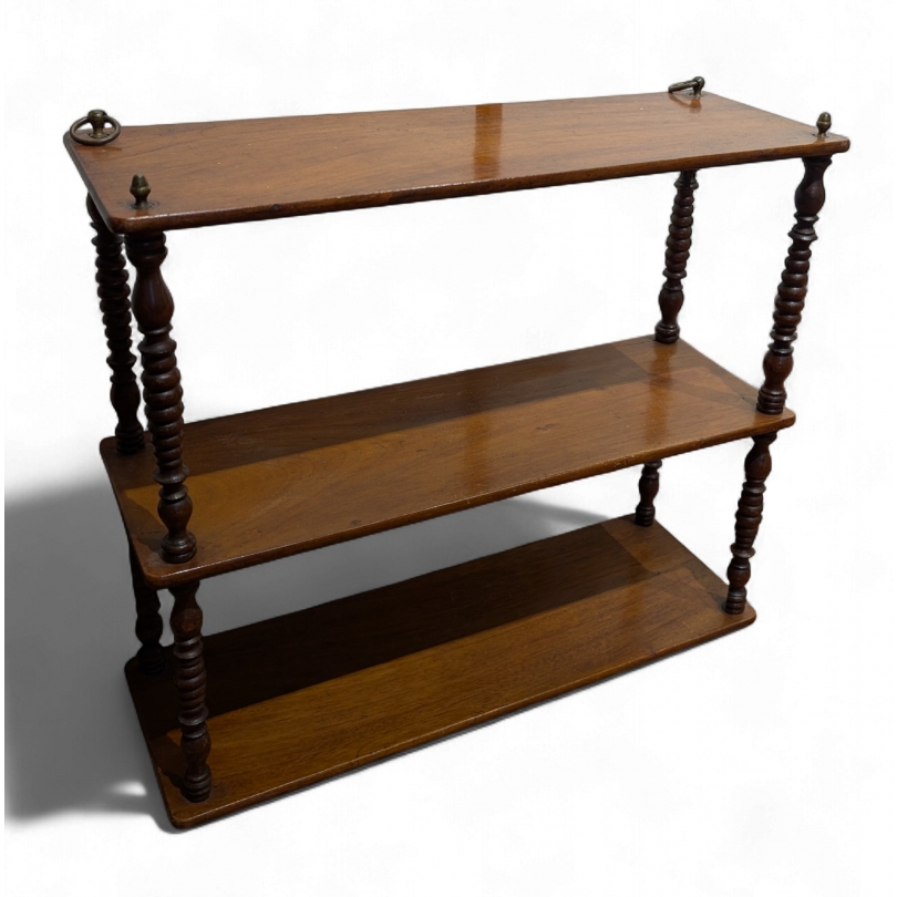 Etagère murale en noyer tourné